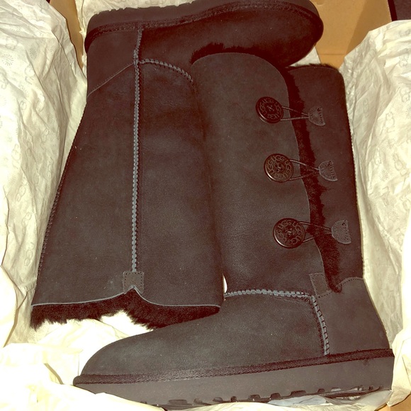 UGG Shoes - Size 8 Black Bailey Button Uggs